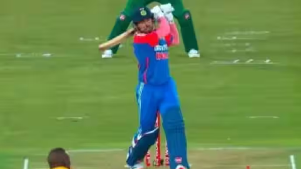 A video of Ramandeep Singh hitting a six off the first ball of the 3rd T20I between India and South Africa has gone viral on social media.