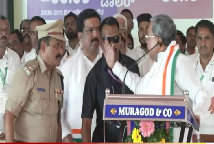 CM raises his hand on SP