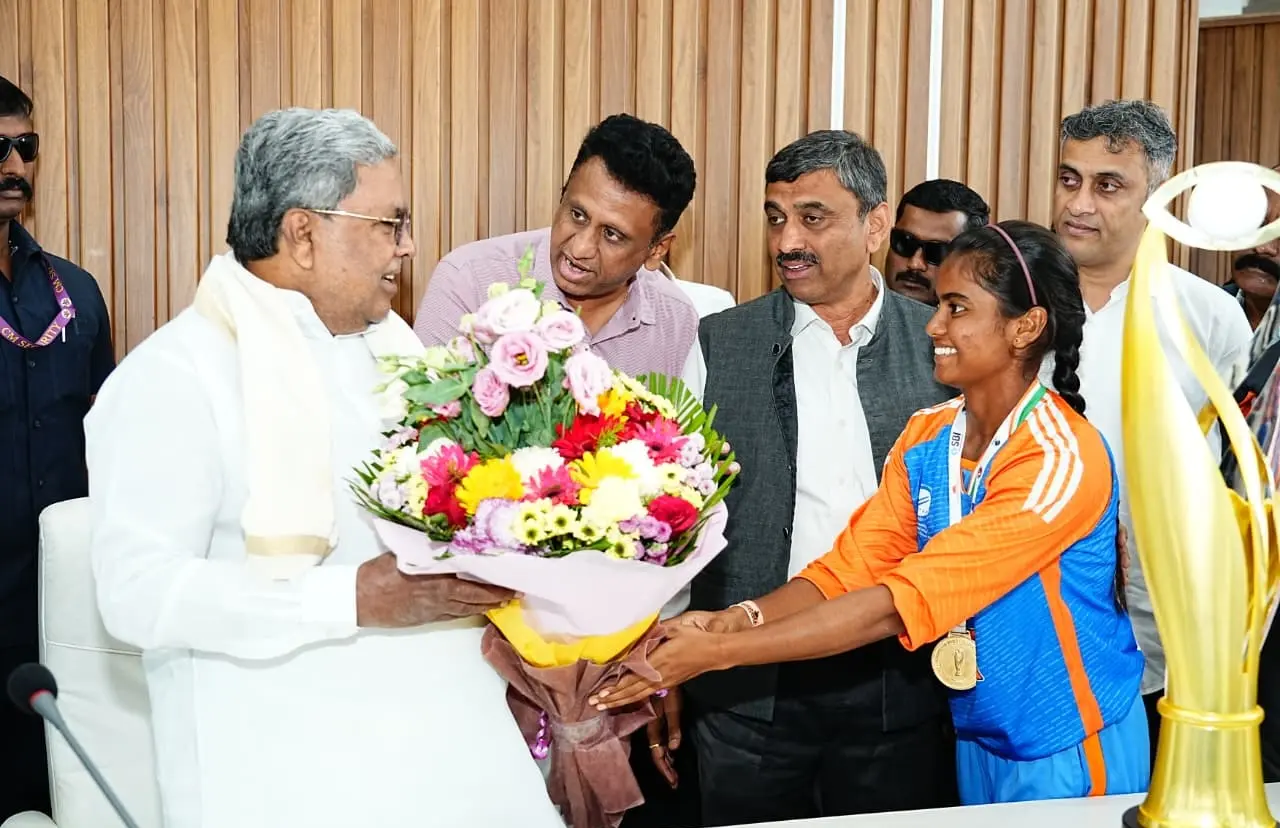 Chief Minister Siddaramaiah announced a cash prize of Rs 10 lakh each and government jobs for Karnataka's cricketers.