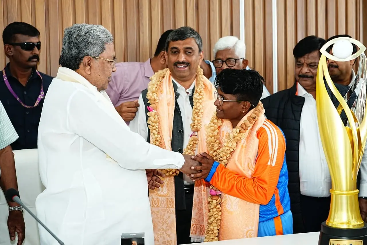 Chief Minister Siddaramaiah announced a cash prize of Rs 10 lakh each and government jobs for Karnataka's cricketers.