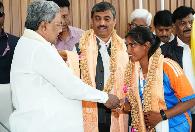 Chief Minister Siddaramaiah announced a cash prize of Rs 10 lakh each and government jobs for Karnataka's cricketers.