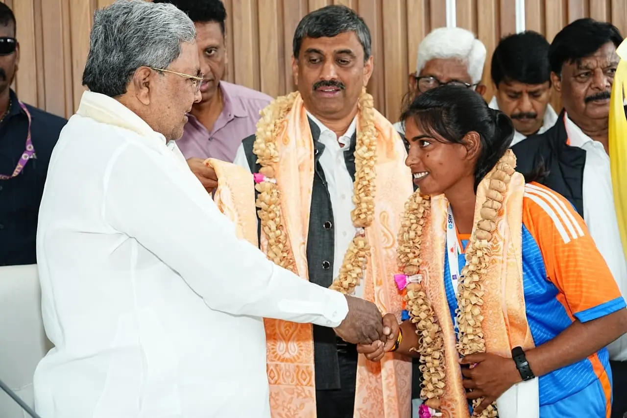 Chief Minister Siddaramaiah announced a cash prize of Rs 10 lakh each and government jobs for Karnataka's cricketers.