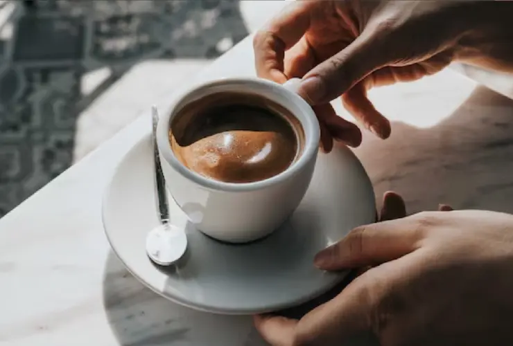 Drinking coffee on empty stomach