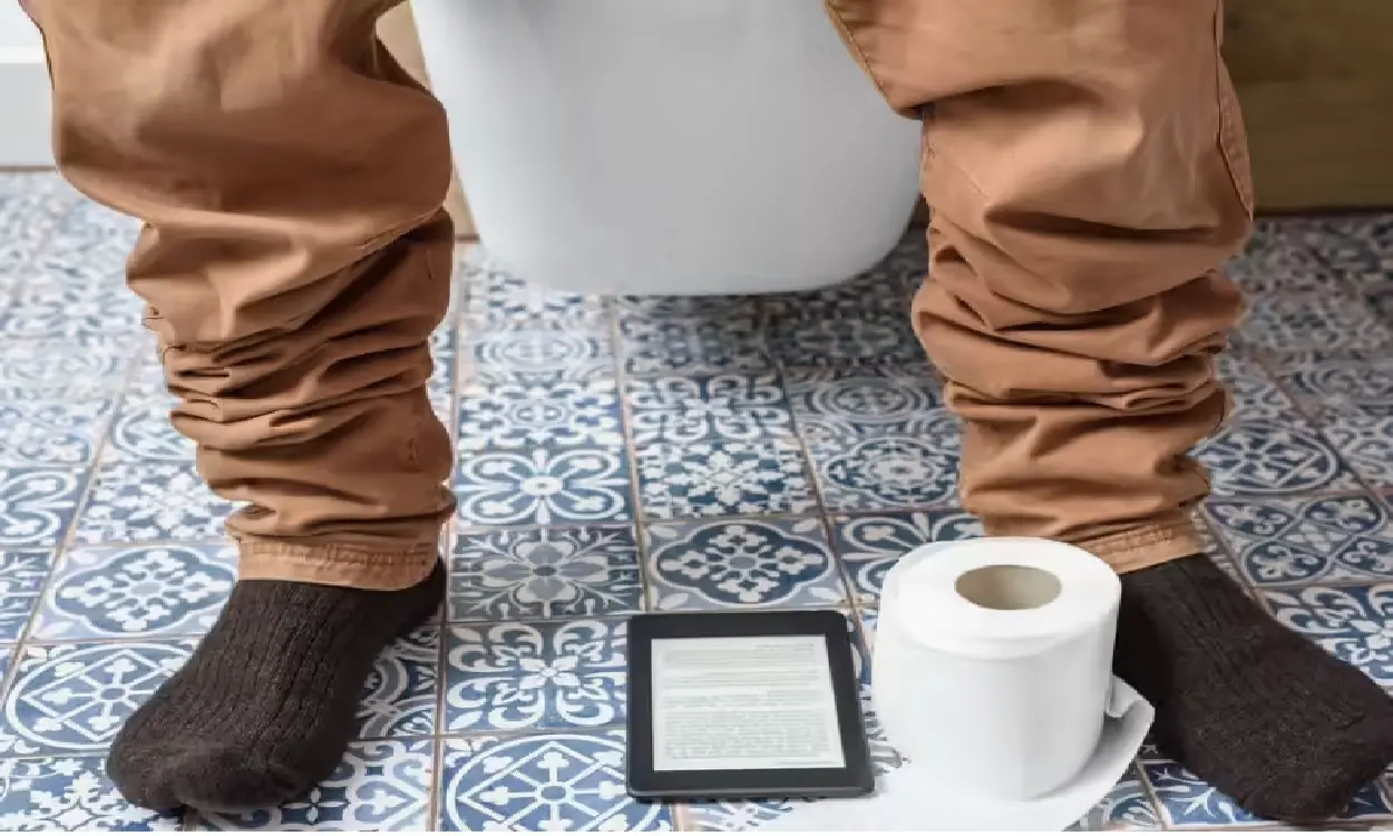 It has long been the custom for men to stand while urinating, but doing it while sitting is said to have some health benefits.