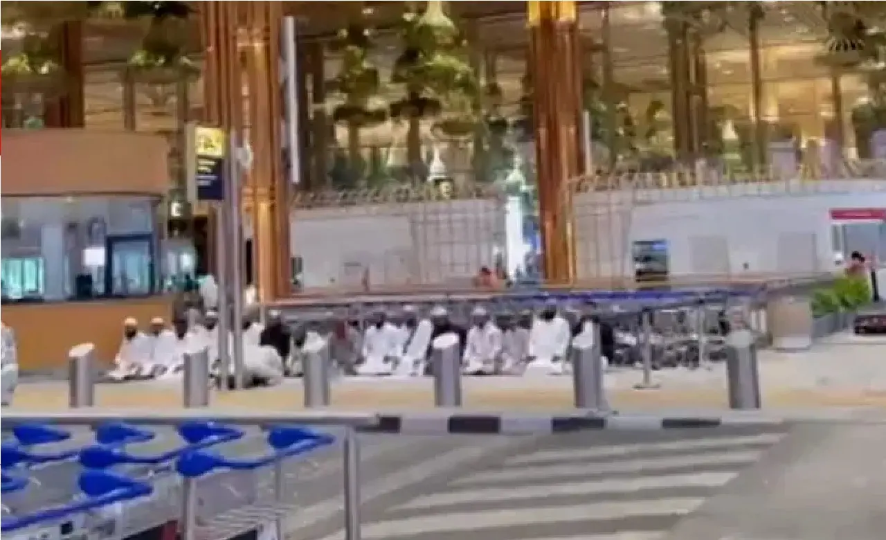 Namaz inside Bengaluru Airport, video viral