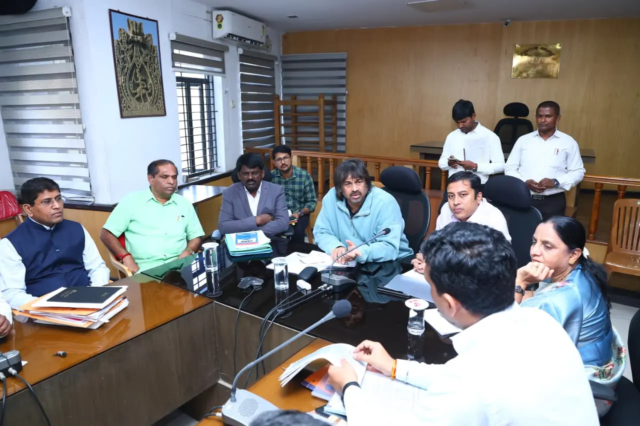 Disease control awareness for elechuke-Action to give rights to slum dwellers : Madhu Bangarappa