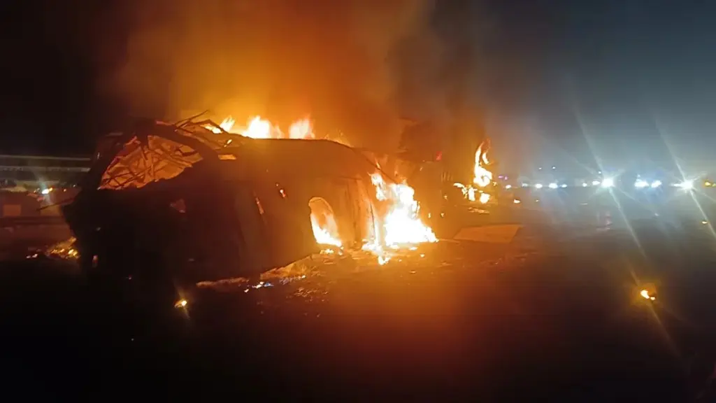 Horrific bus accident near Hiriyur-Shira, five burnt alive