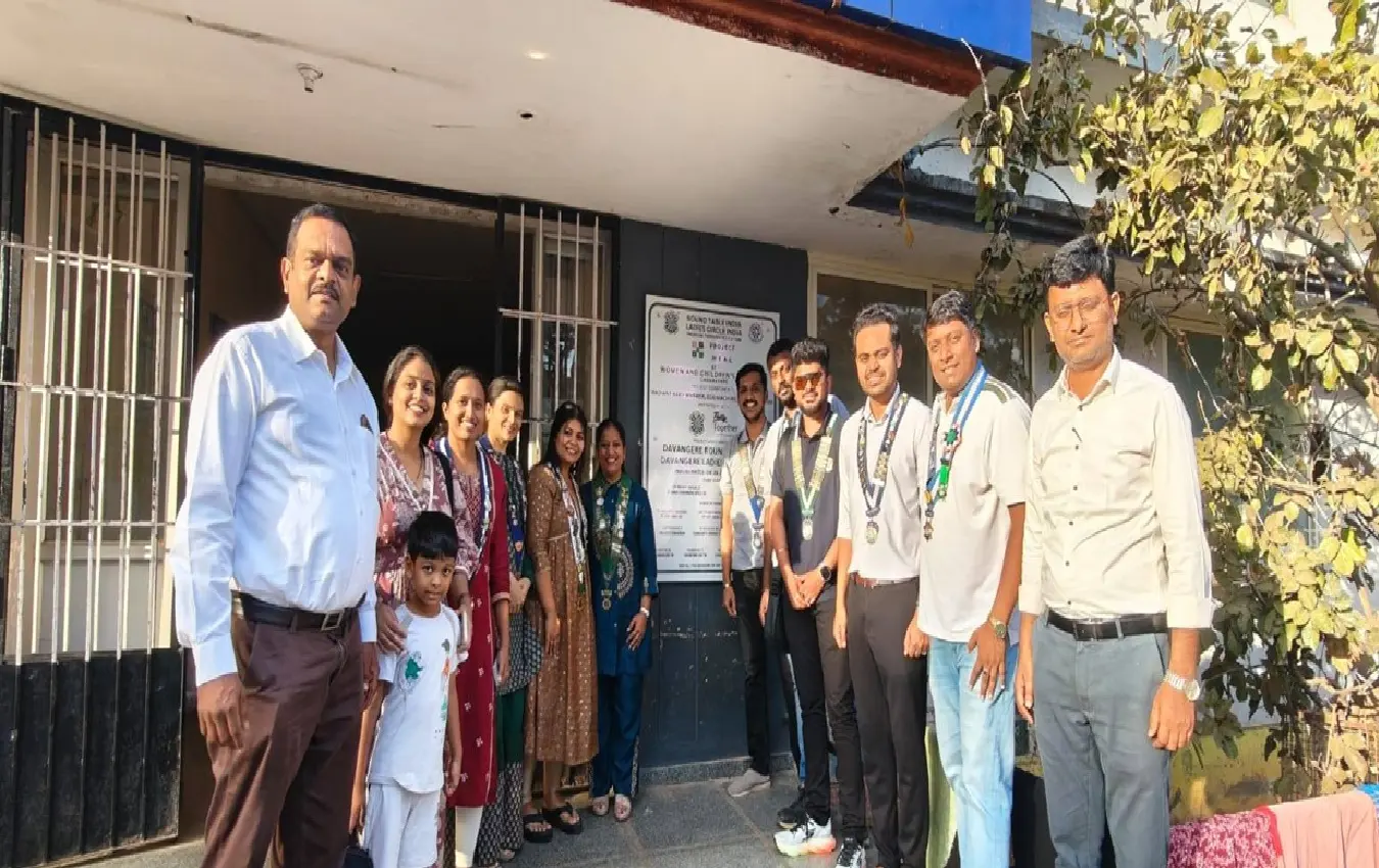 Donation of medical equipment to Women's and Children's Hospital by Round Table Women