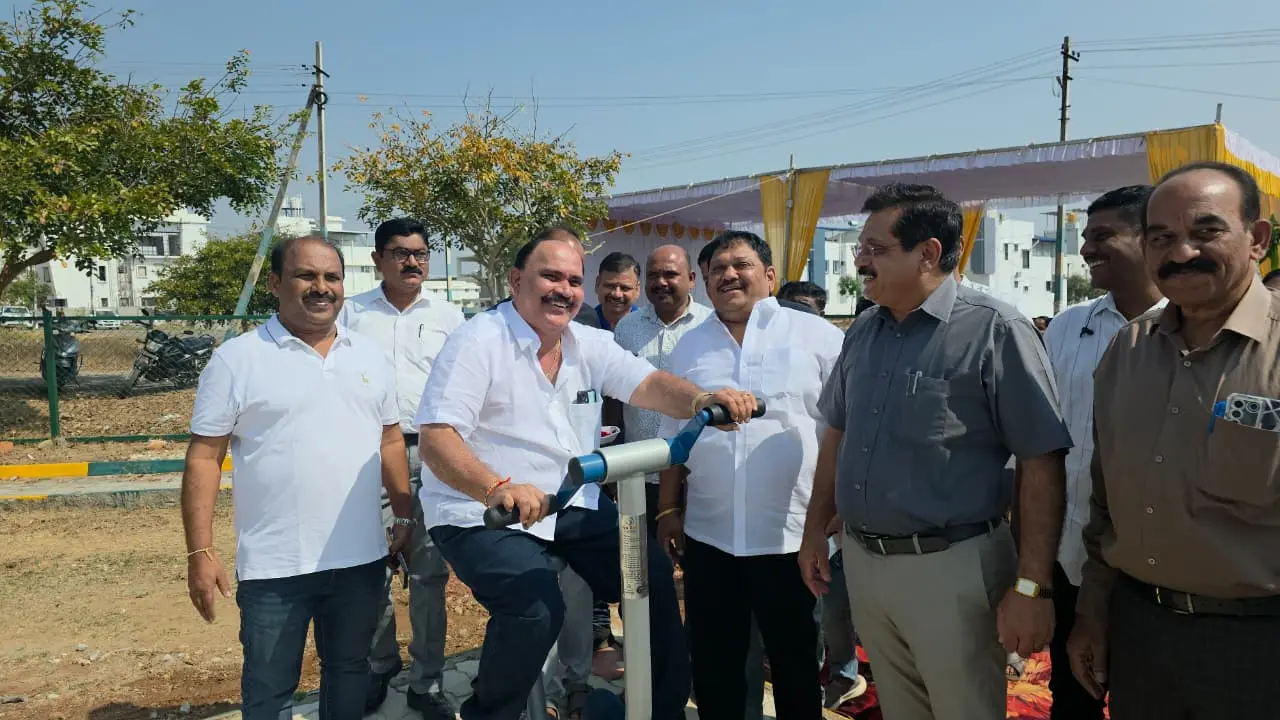 In view of urban beauty-people's health priority for park-lake development: Sundaresh