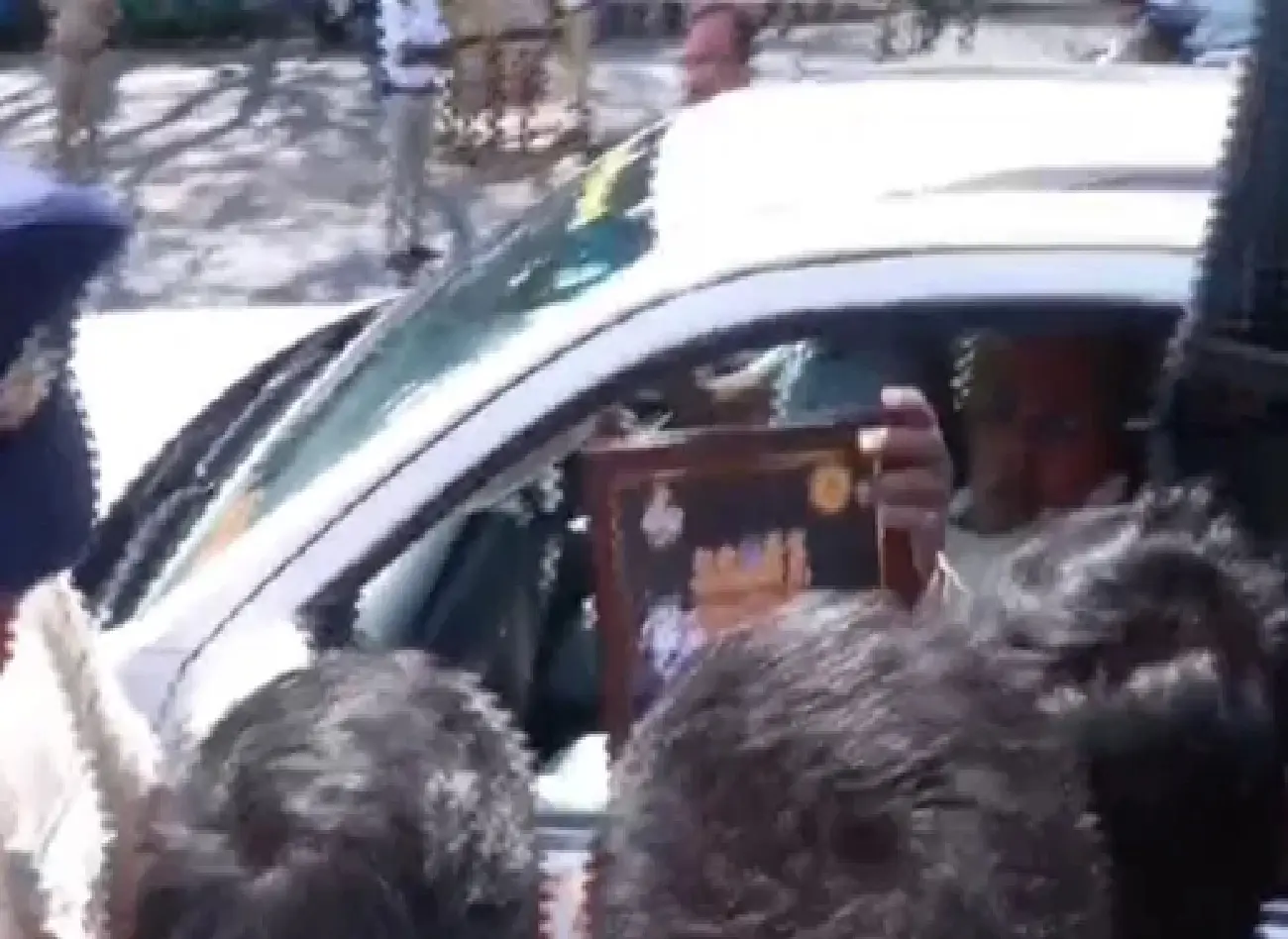 CM Siddaramaiah rejected Roy's photo given by a fan