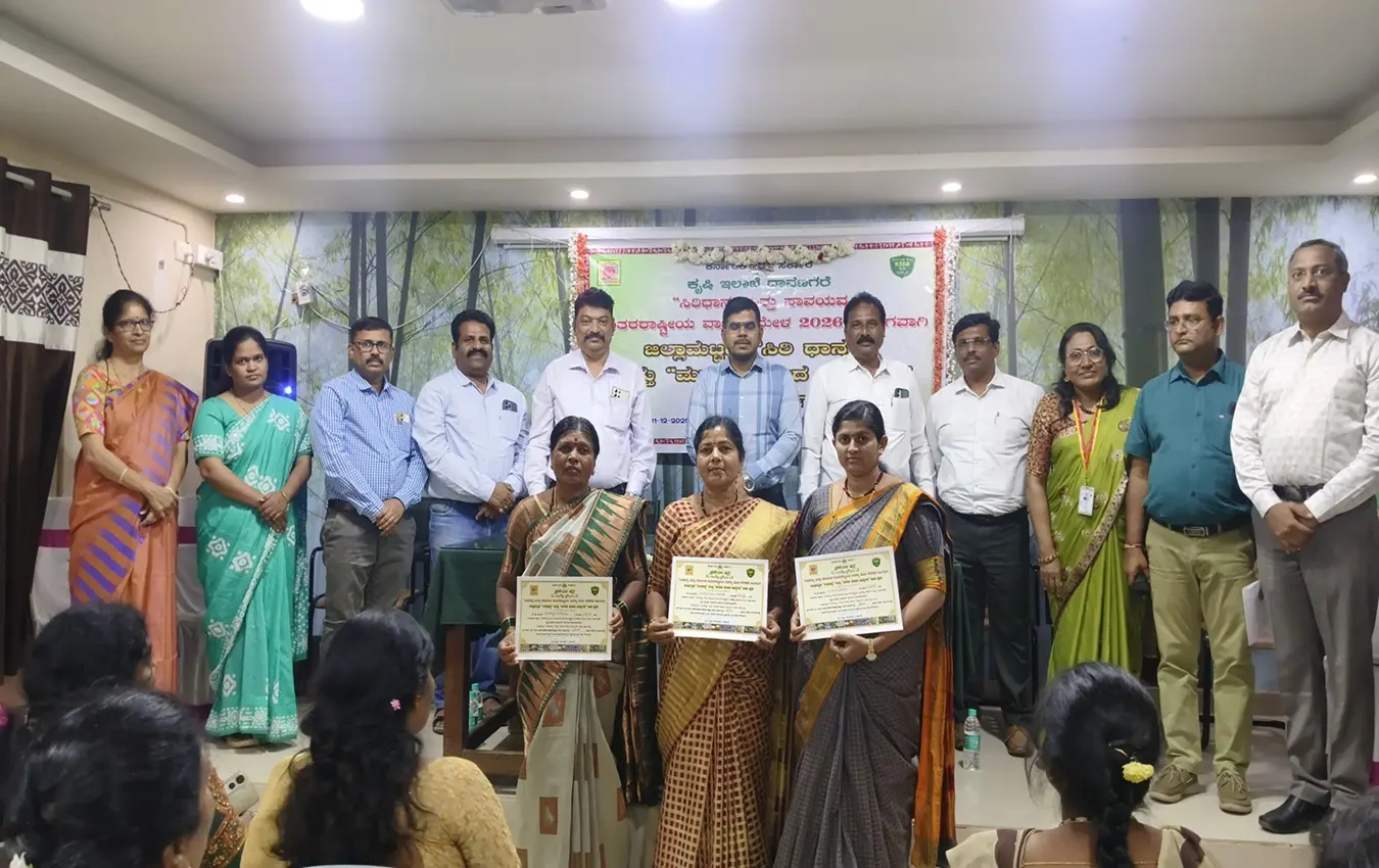 Prize distribution to the winners of the cooking competition: CEO Gitte Madhava Vithalrao