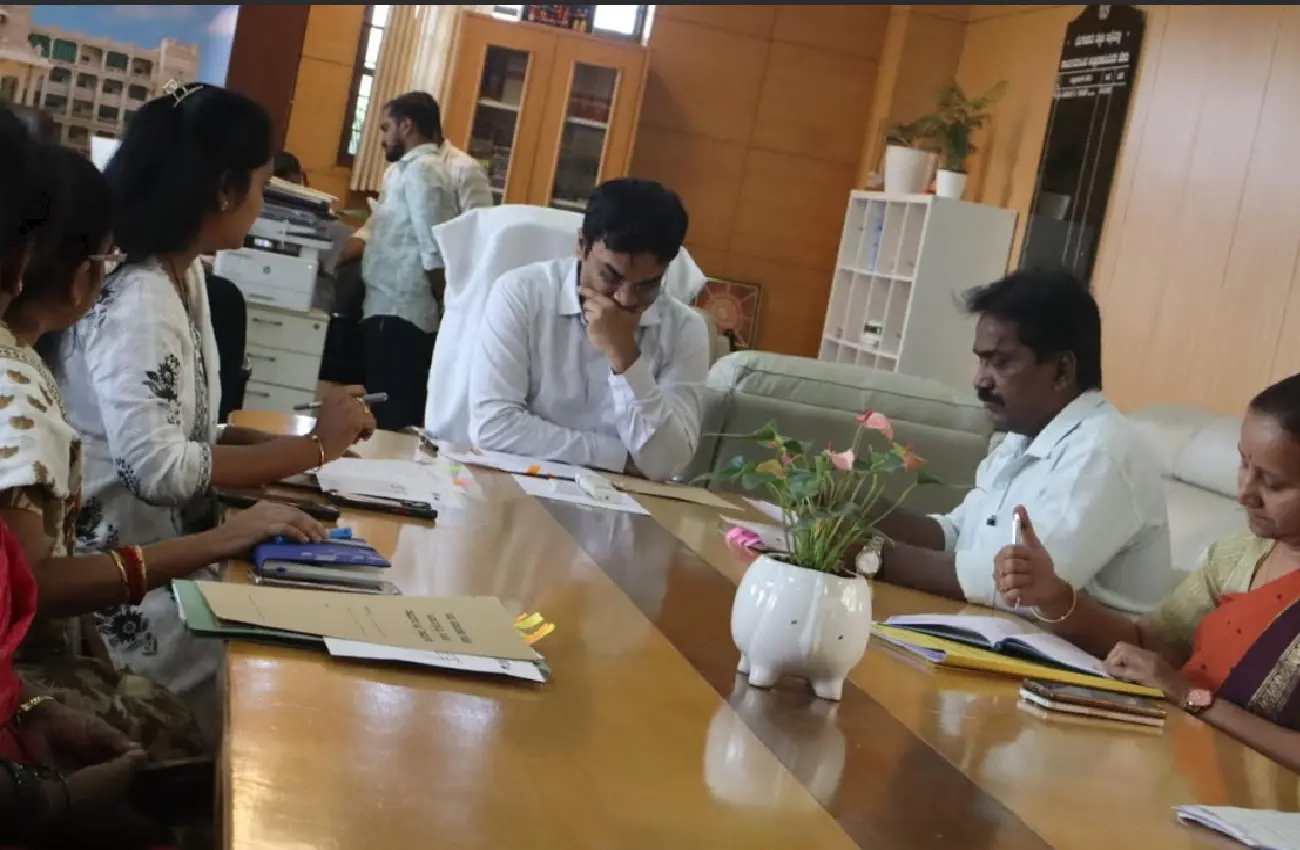 Ramanagara Deputy Commissioner Yashwant V. Gurukar has made it mandatory to follow the guidelines for purchasing millet and paddy.