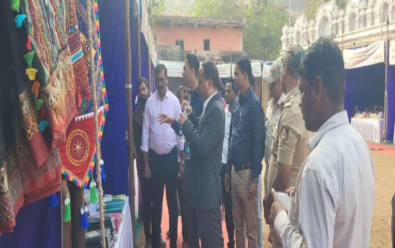 Deputy Commissioner Nagendra Prasad visits the district-level exhibition and sales fair