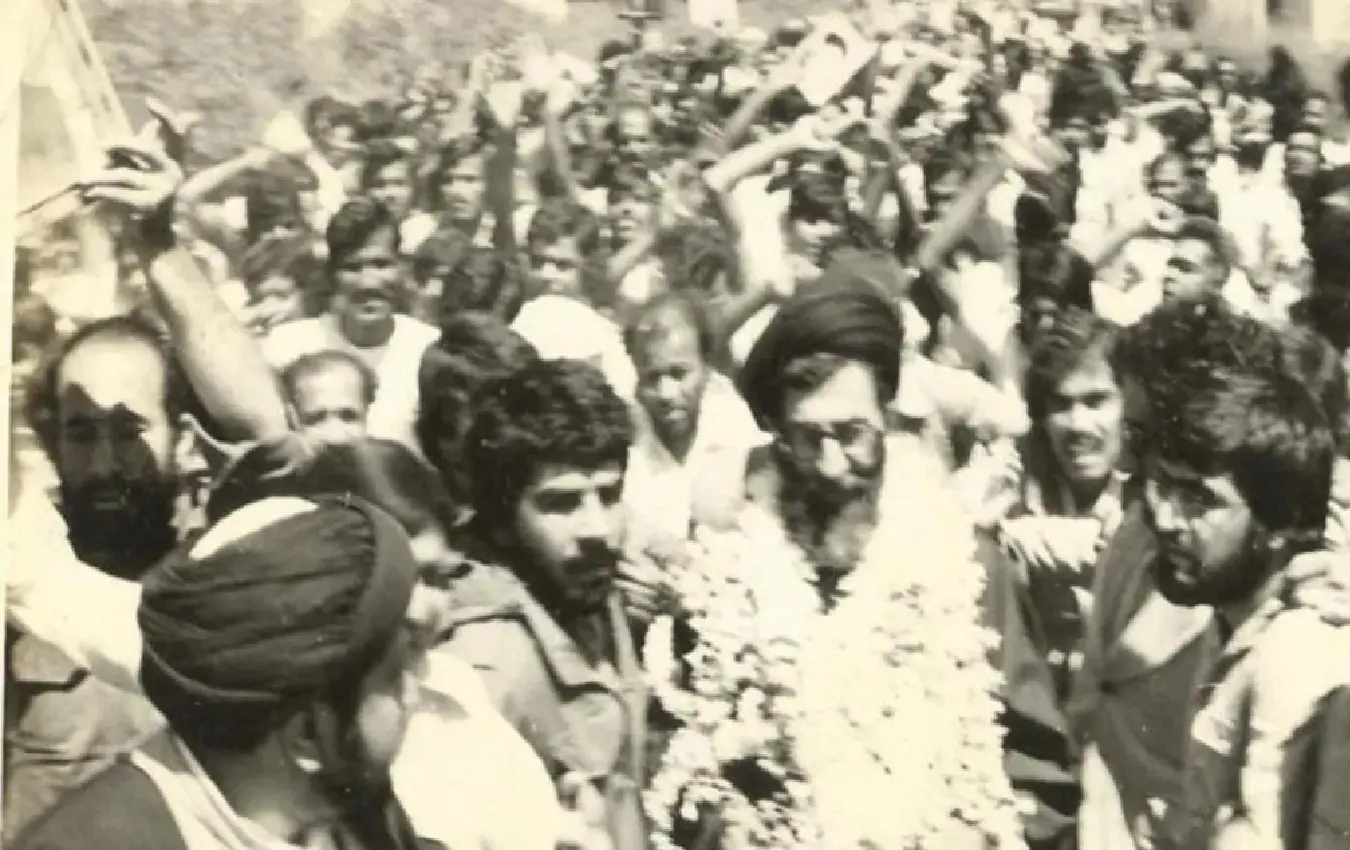 A collection of photos from Ali Khamenei's visit to the Alipur Mosque.