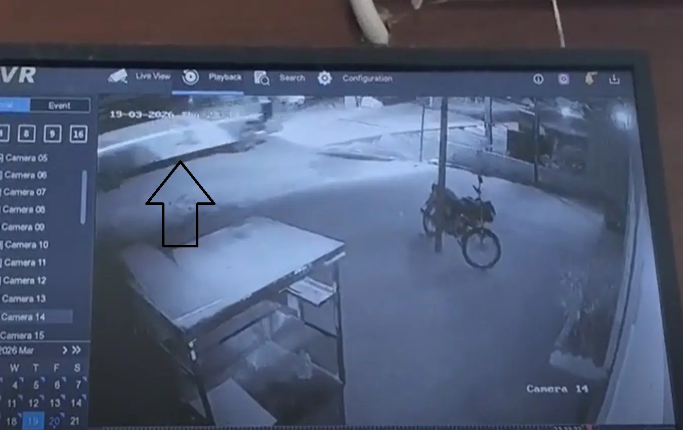 ಕೆಲಸದಿಂದ ವಜಾಗೊಂಡಿದ್ದ ಕೆಎಸ್ಆರ್ಟಿಸಿ ಚಾಲಕನೊಬ್ಬ ಊರಿಗೆ ಹೋಗಲು ಬಸ್ ಅನ್ನೇ ಕದ್ದೊಯ್ದ ವಿಚಿತ್ರ ಘಟನೆ.