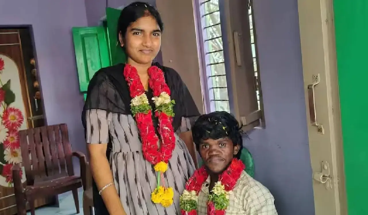 Machilipatnam short height groom and tall bride viral photo.