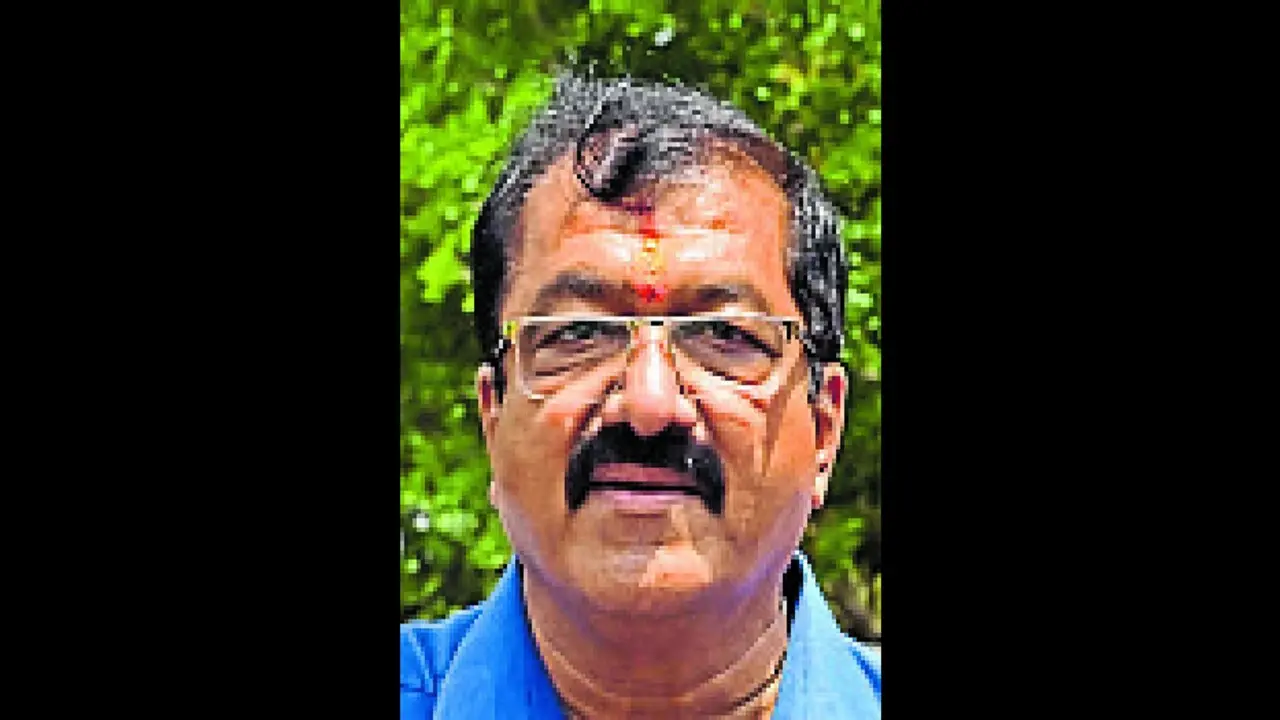 ಬಂಧನ ವಾರೆಂಟ್ ಜಾರಿಯಾದ ಬಳಿಕ ಸುದ್ದಿಯಲ್ಲಿರುವ ಹರಿಹರ ಕ್ಷೇತ್ರದ ಶಾಸಕ ಬಿ.ಪಿ. ಹರೀಶ್ ಅವರ ಫೋಟೋ.