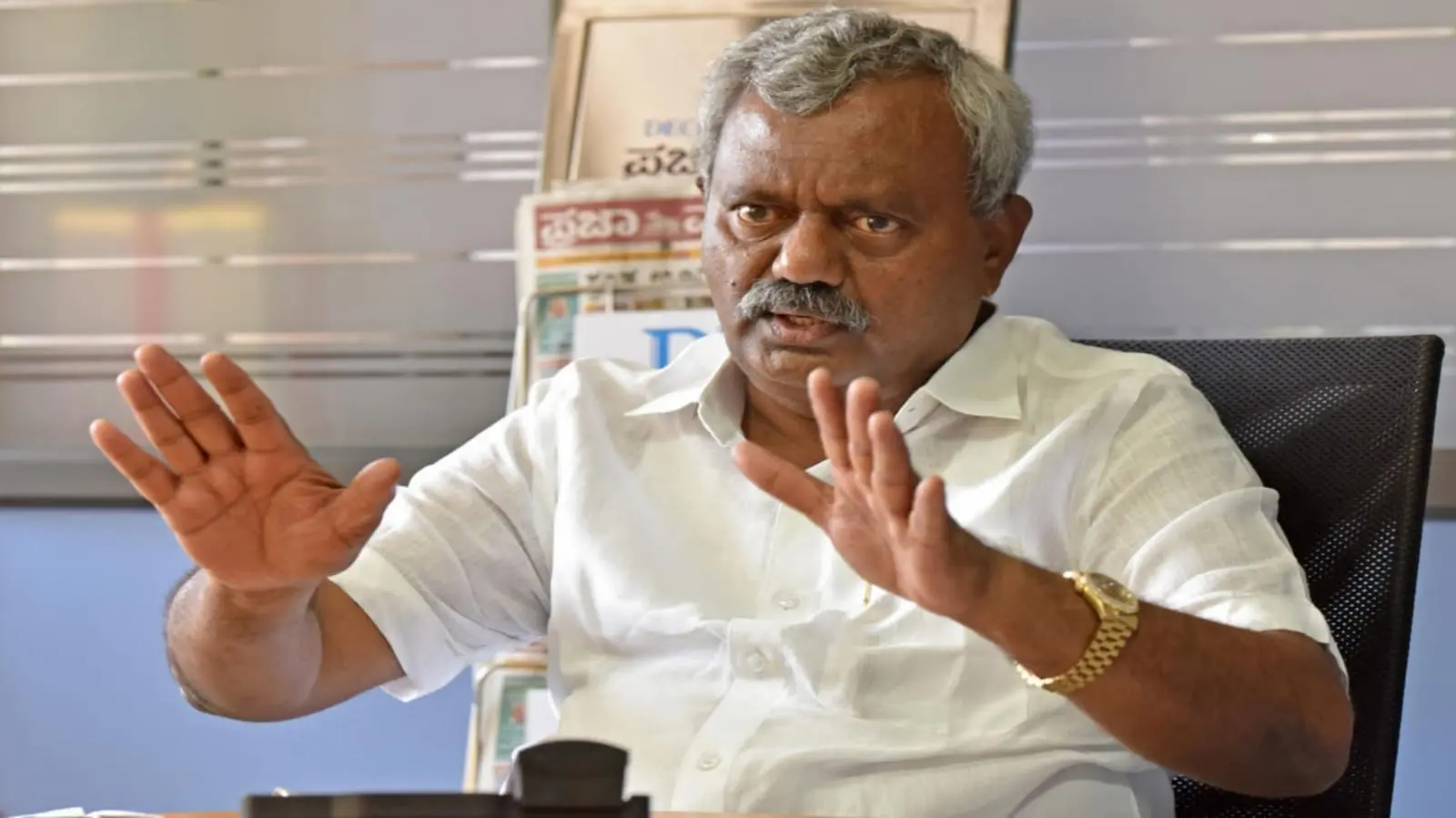 S.T. Somashekhar casting his vote at Vidhana Soudha.